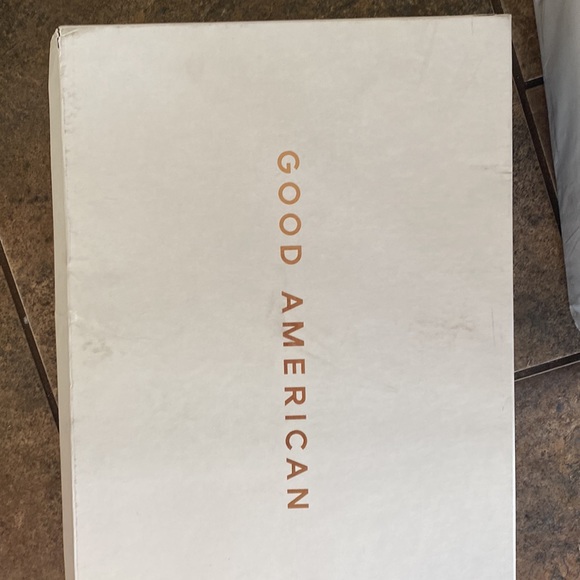 Good American Combat / Chelsea Boots in black, size 11, New in Box - Picture 3 of 4